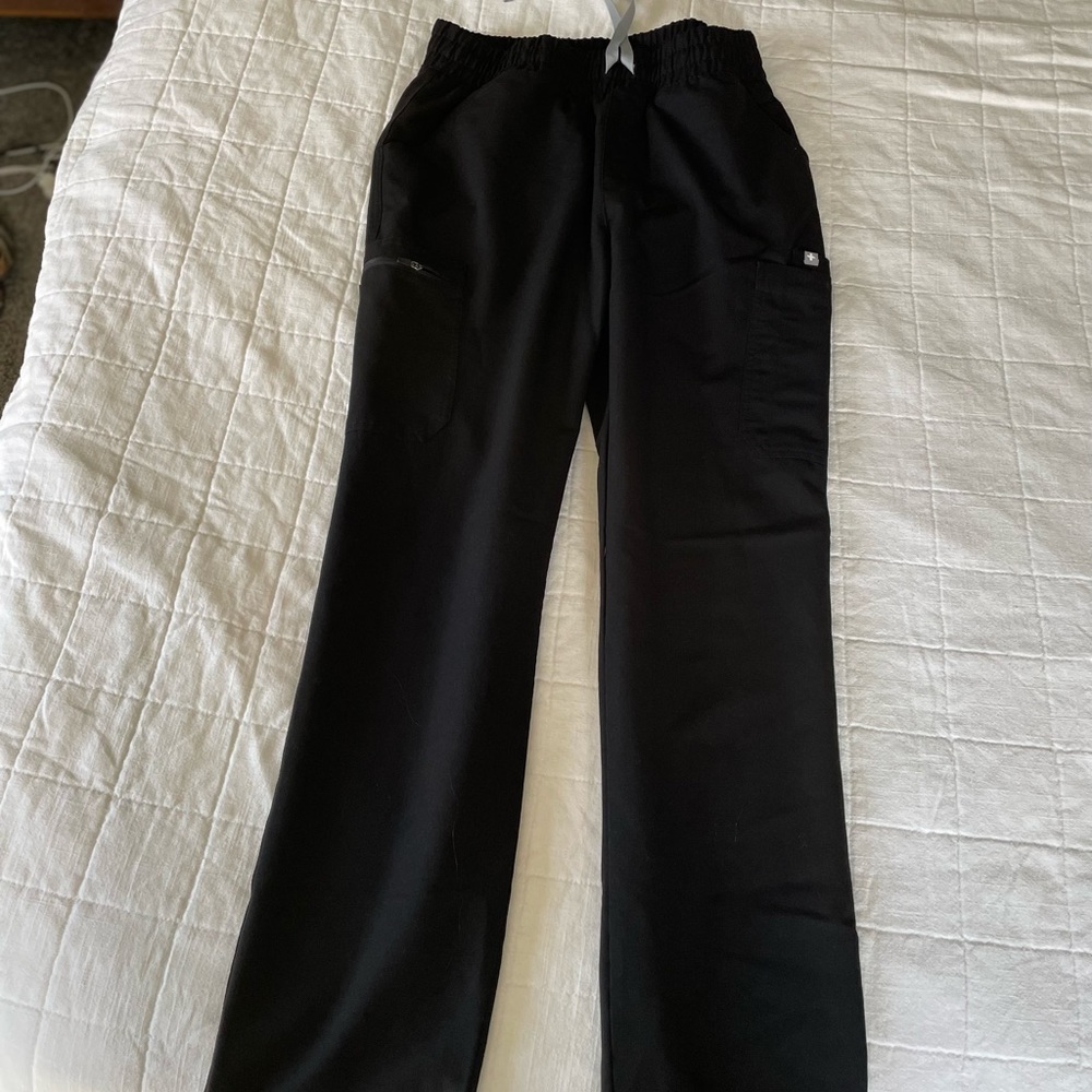 Figs medium tall Yola high waist scrub pants, straight leg. Black. MT.